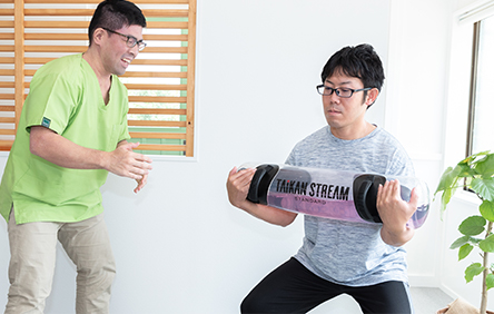 名古屋の整体、理学療法士、柔道整復師、カイロプラクティック、パーソナルトレーニンナー、エステシャン、セラピスト、インストラクターが、キャリアアップのために講座に通う。マイクロジム。